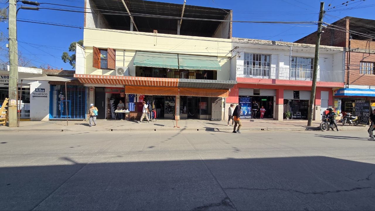 Local/locales Comerciales sobre Av. Libertad en Palpala